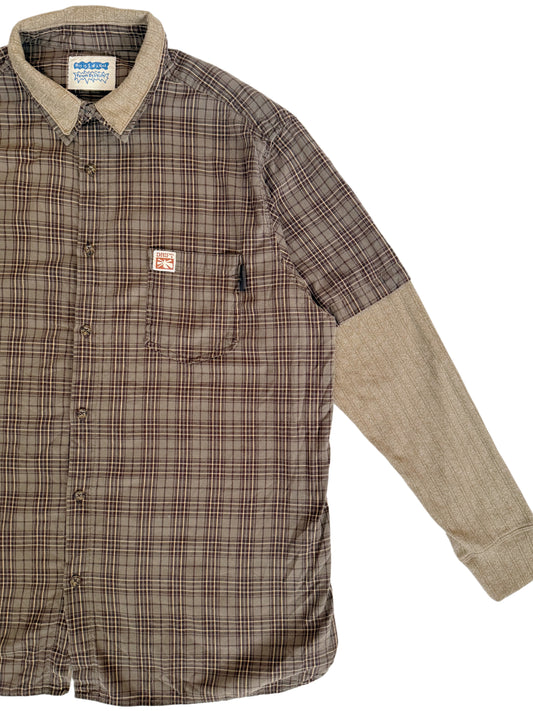 CONTRAST SLEEVE BUTTON UP