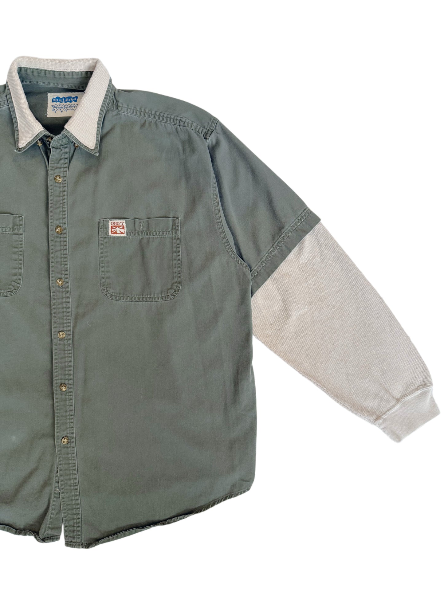 CONTRAST SLEEVE BUTTON UP