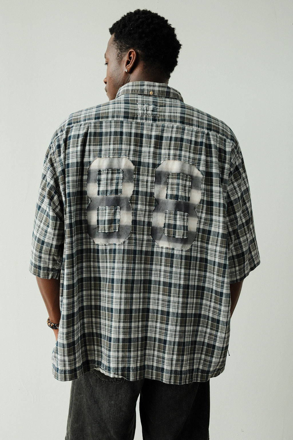 VARSITY SHORT SLEEVE BUTTON DOWN