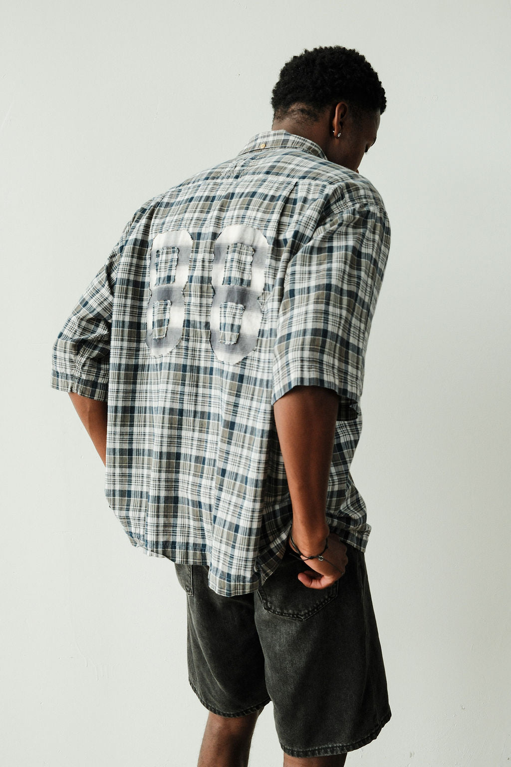 VARSITY SHORT SLEEVE BUTTON DOWN